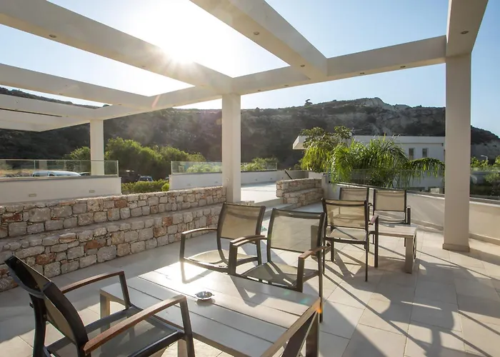 Olympia Sun מלון פליראקי